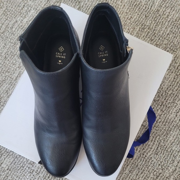 Size 8 Call It Spring Half Zip Boots - Picture 4 of 5